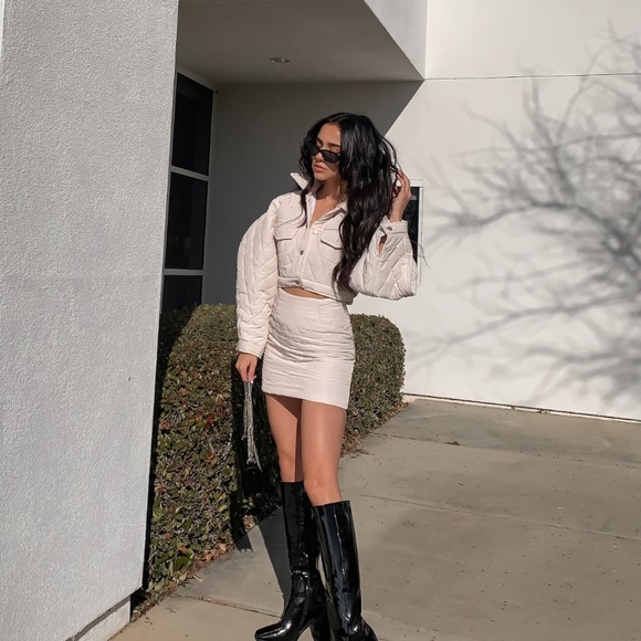 Storets Set - Picture 1 of 4